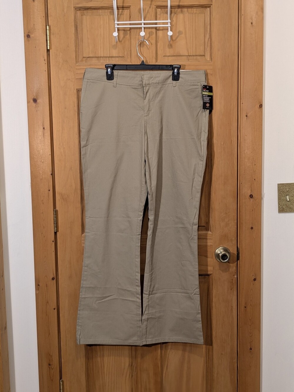 NWT Dickies Flex Twill Pants Womens 16L Khaki Bootcut Slim Fit Stretch Workwear